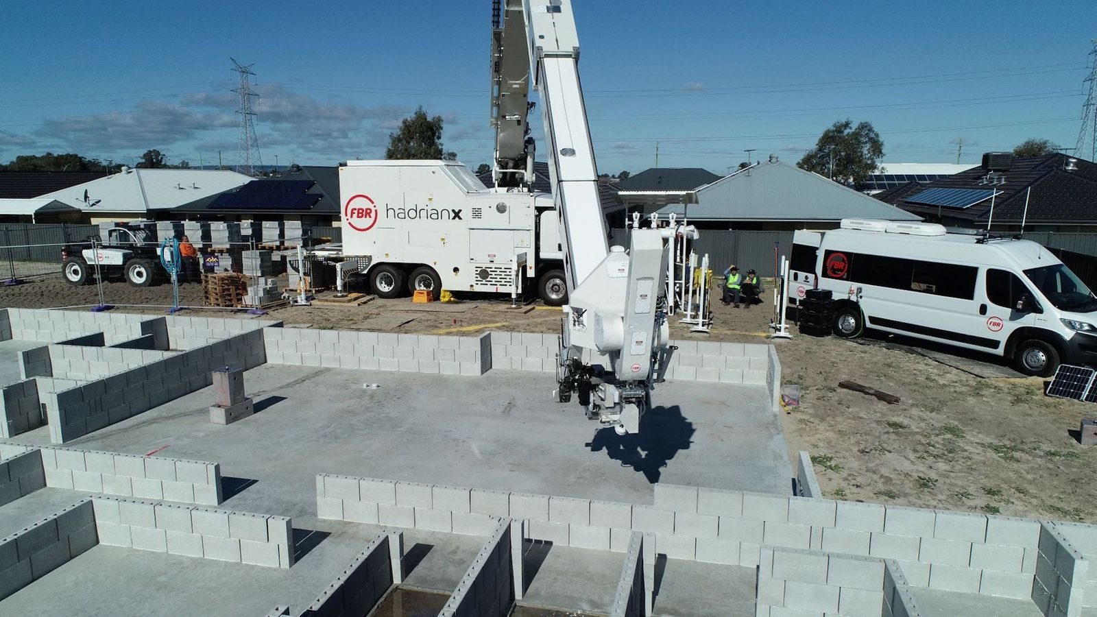 Australian made robo-bricklayer lays 1000 bricks an hour